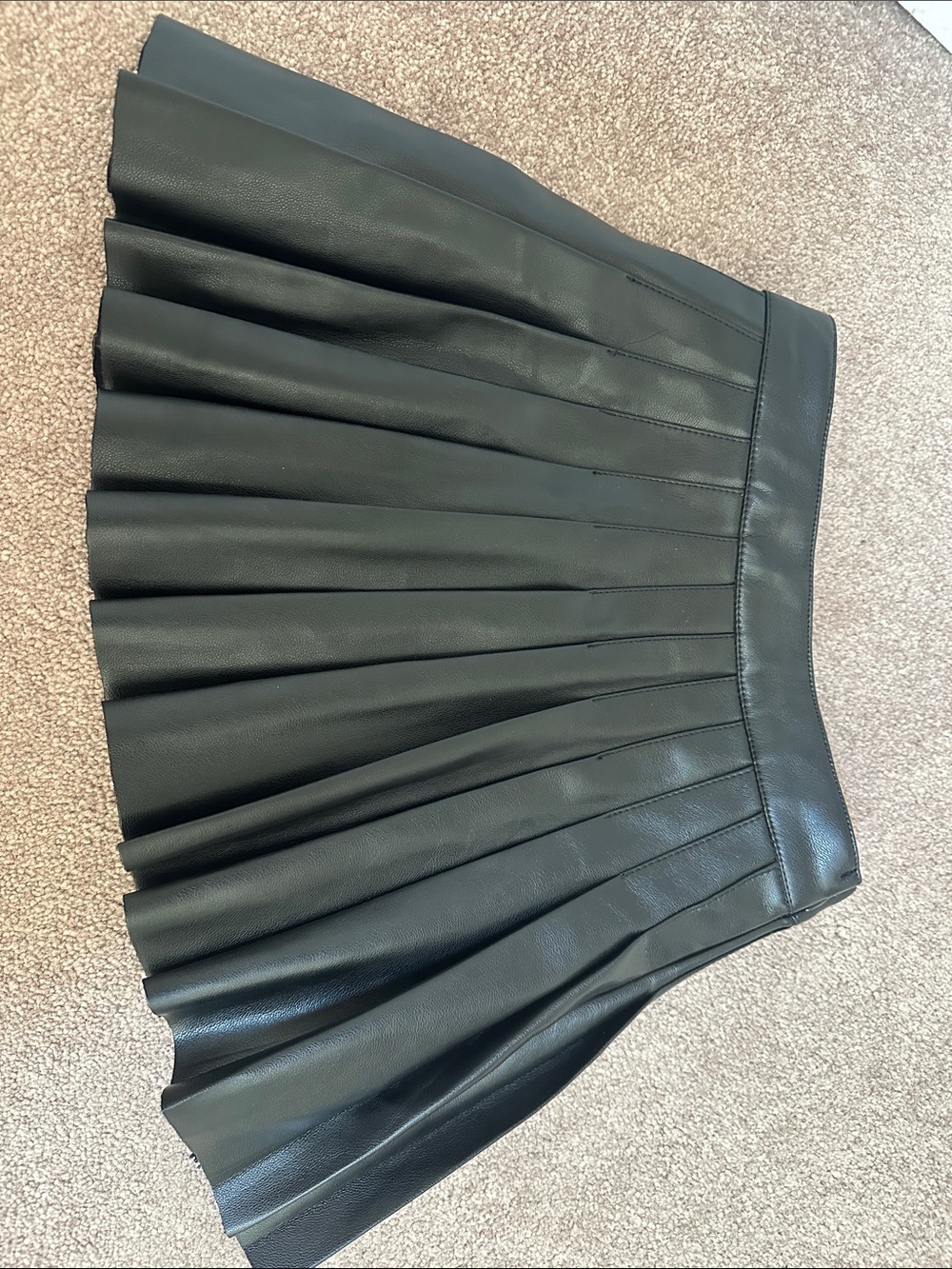 Flowers by Zoe Black Pleated Faux Leather Skirt